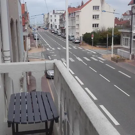 Beau T2 A 200 M Proche Commerces Et Restaurants